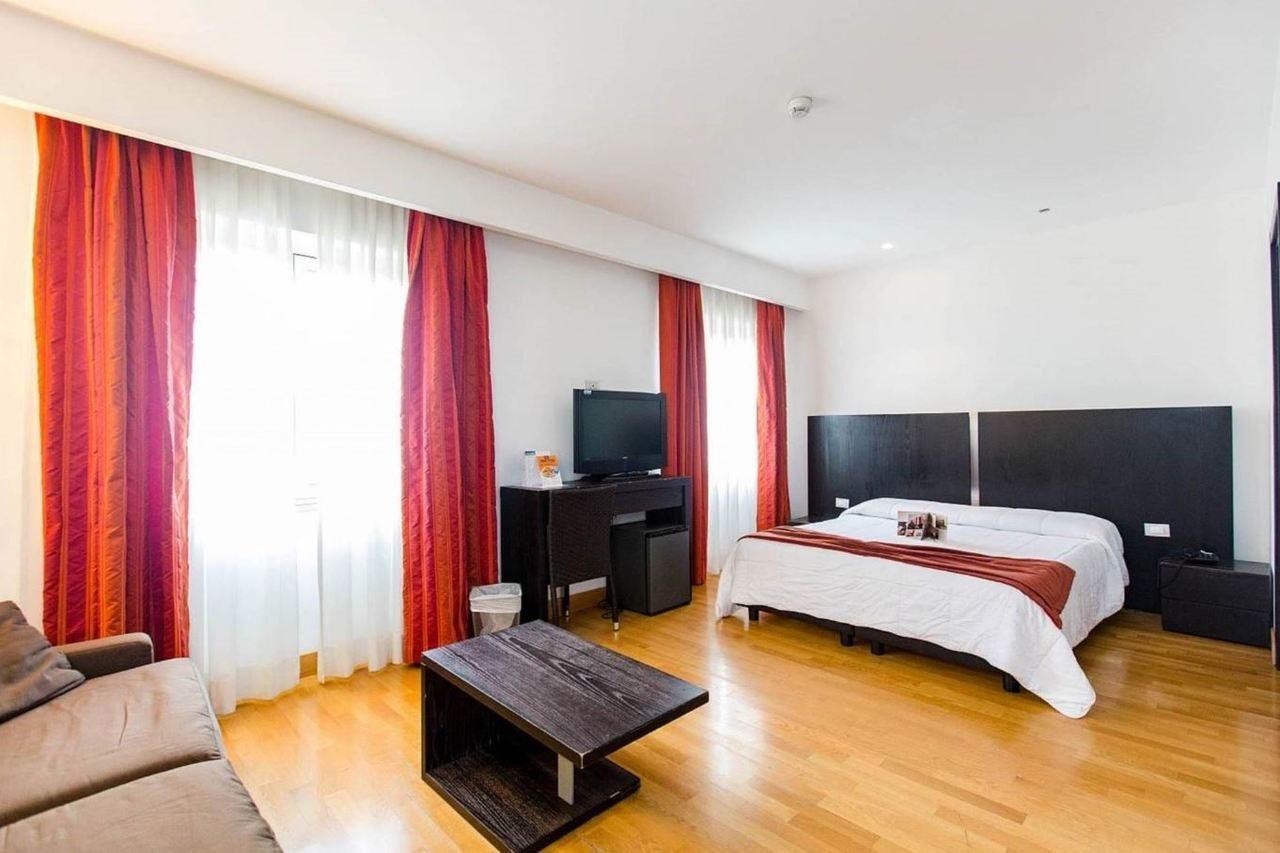 LH Hotel Roma Montemario Esterno foto
