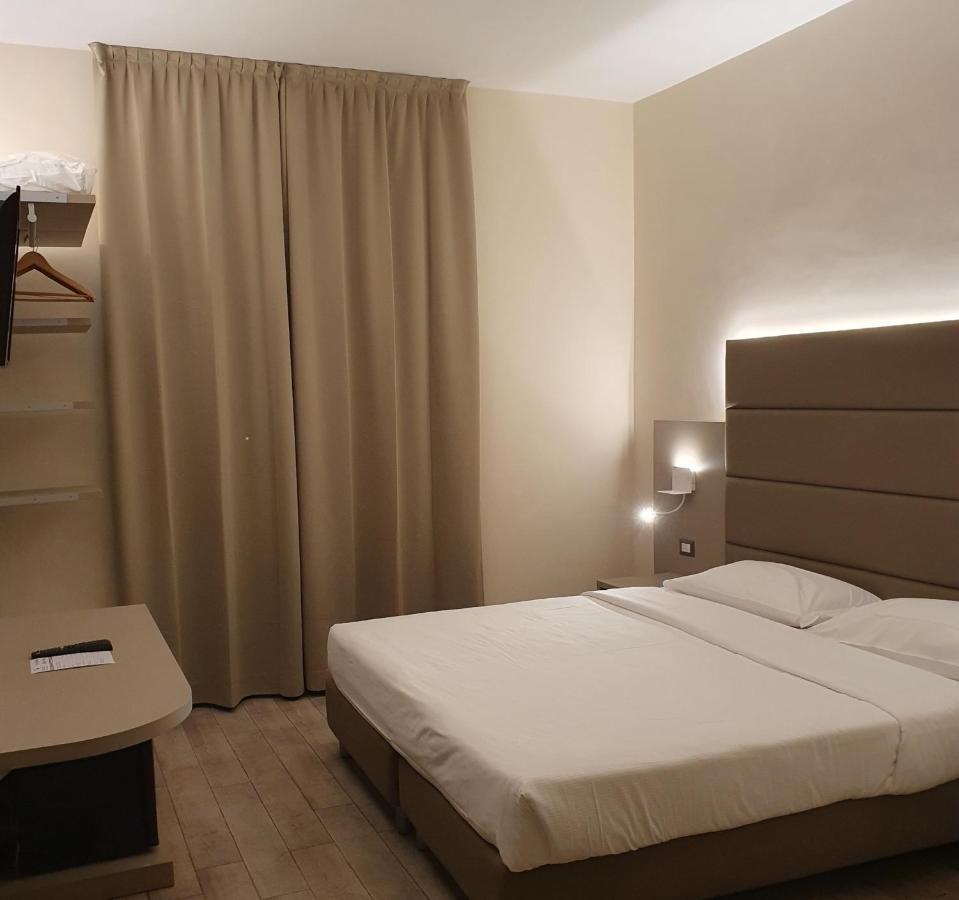 LH Hotel Roma Montemario Esterno foto