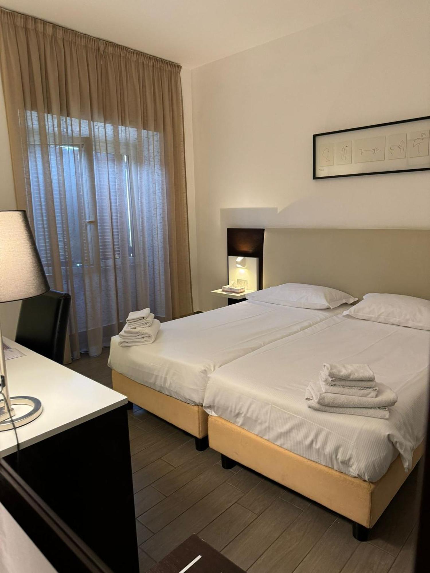 LH Hotel Roma Montemario Esterno foto
