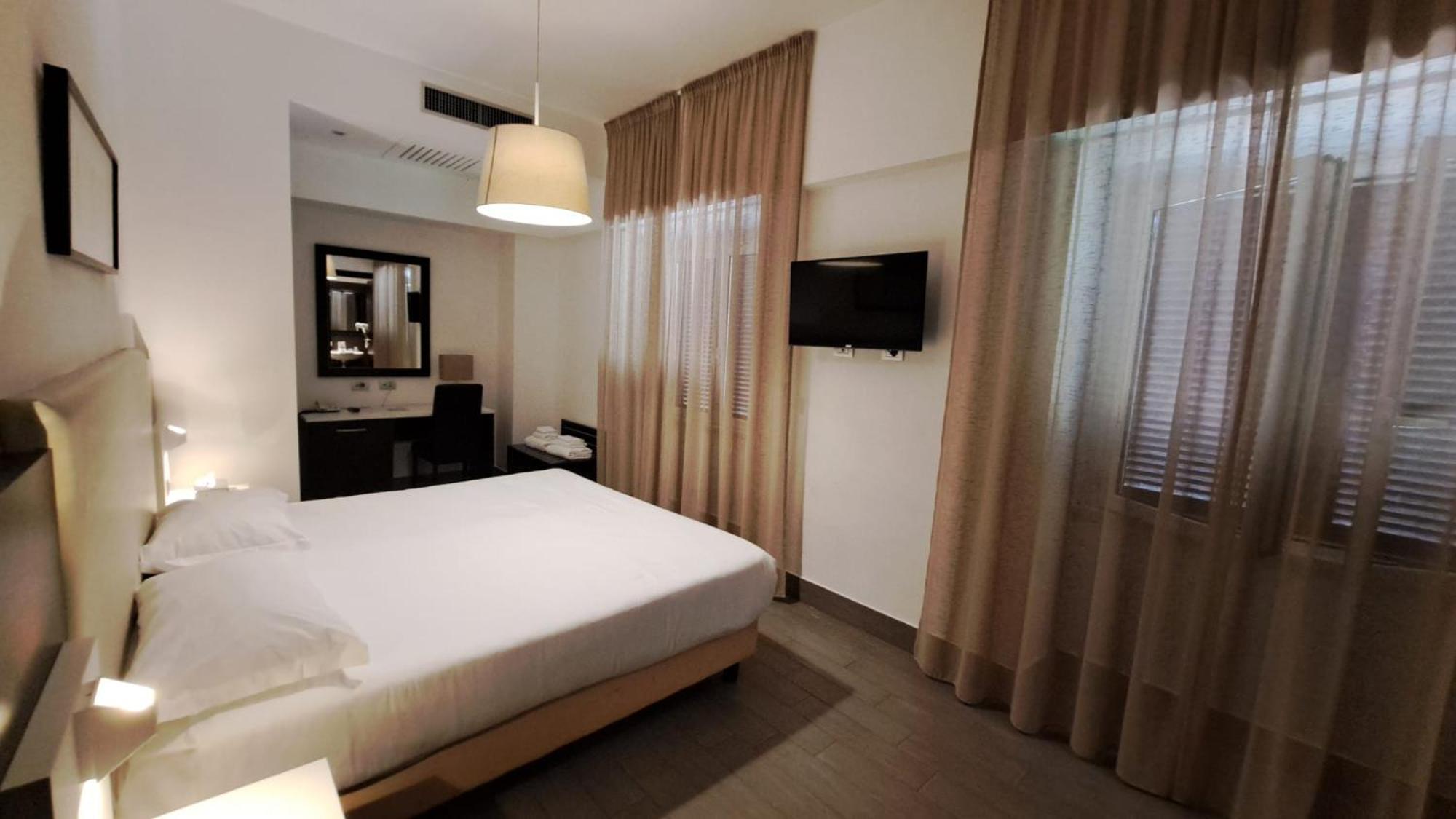 LH Hotel Roma Montemario Esterno foto